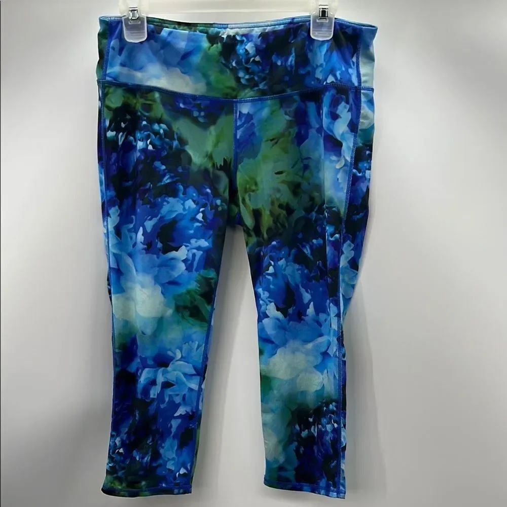 Athleta Blue and Green Tie-Dye Leggings Capri length